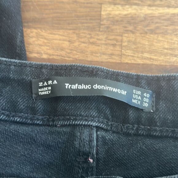 Zara Distressed Graffiti Jeans! Super cool Excellent condition! - Picture 11 of 11